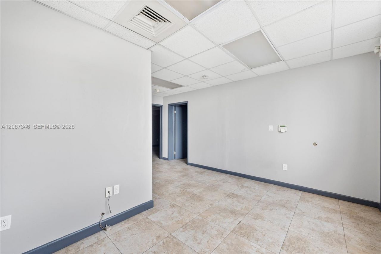 1050 E 24th St, Hialeah, FL 33013 Photo