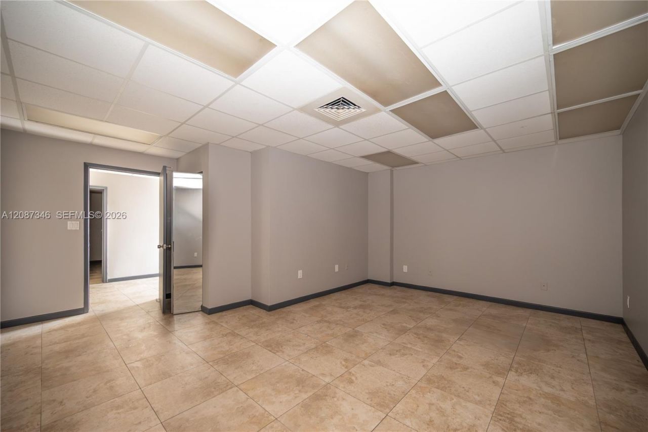 1050 E 24th St, Hialeah, FL 33013 Photo