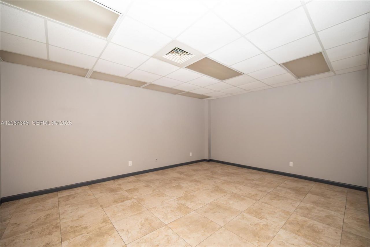 1050 E 24th St, Hialeah, FL 33013 Photo