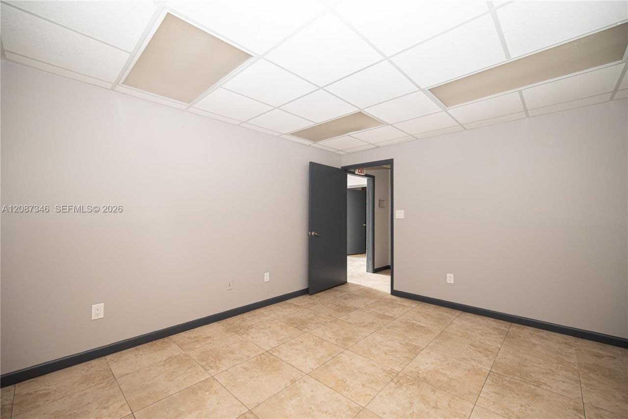 1050 E 24th St, Hialeah, FL 33013 Photo