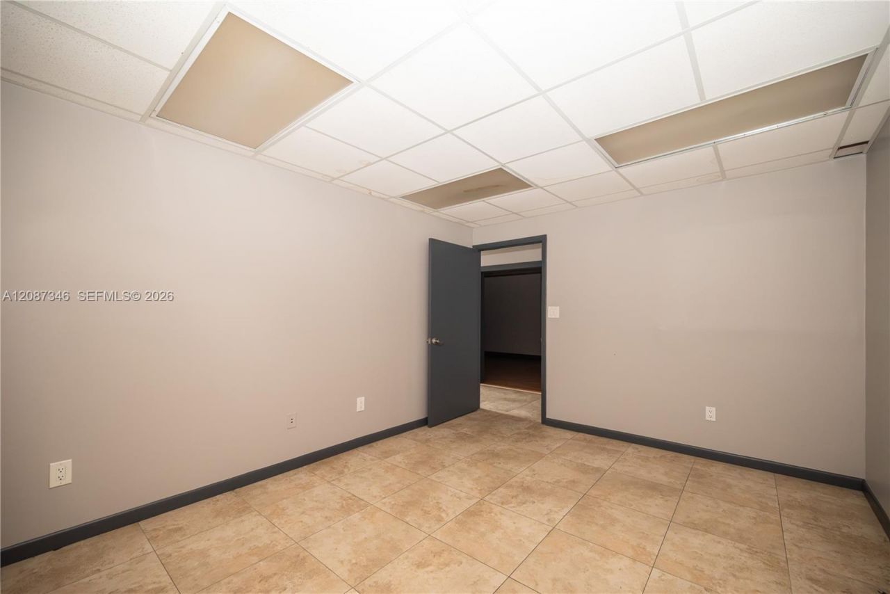 1050 E 24th St, Hialeah, FL 33013 Photo