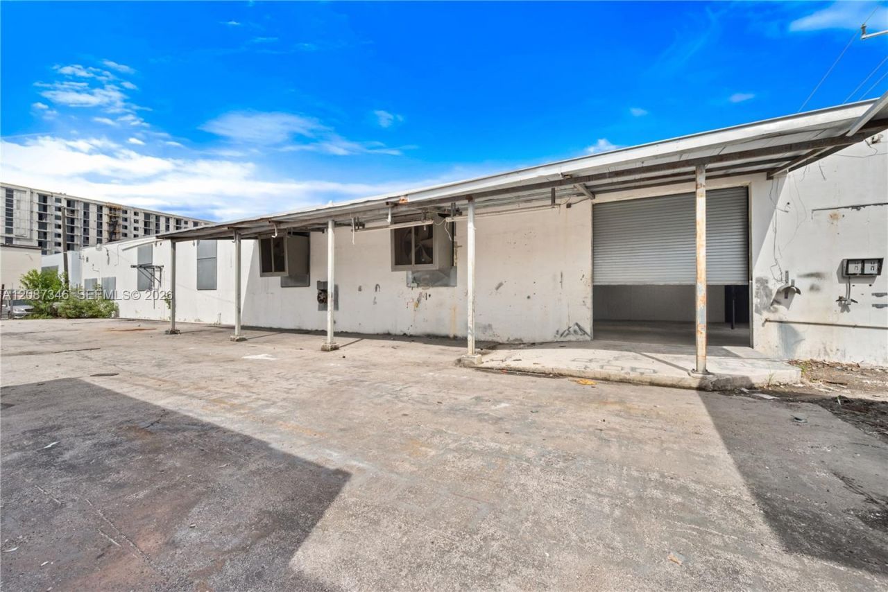 1050 E 24th St, Hialeah, FL 33013 Photo