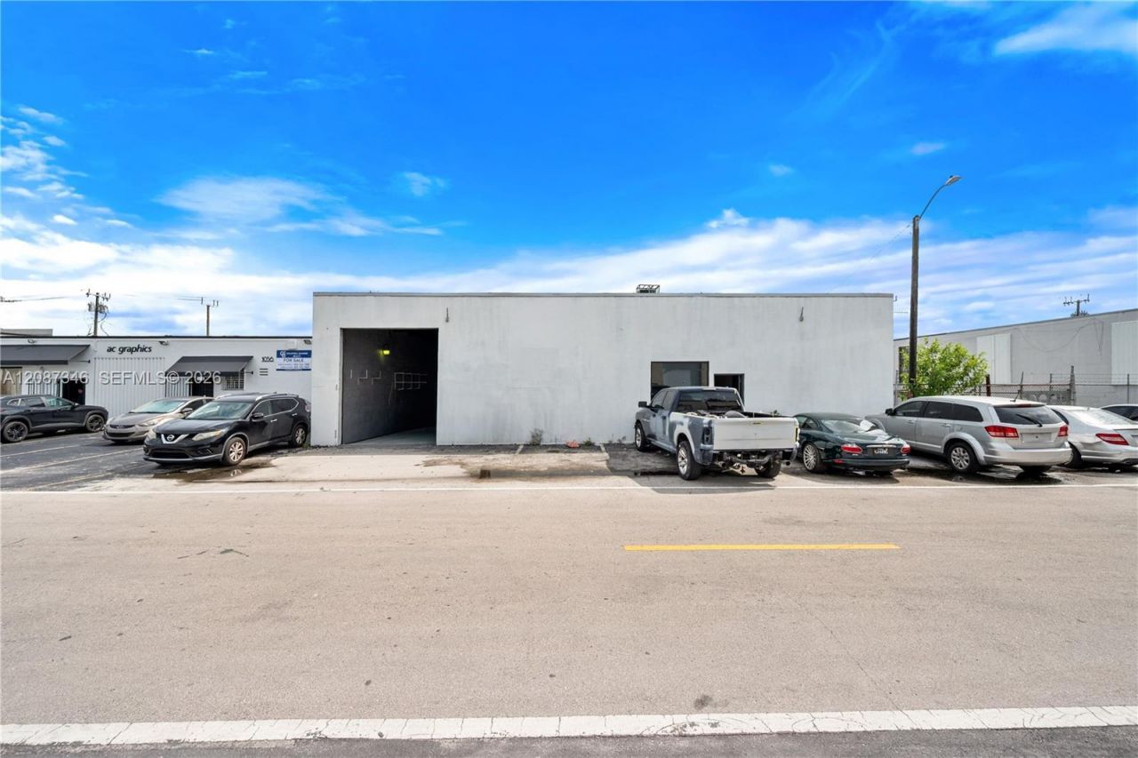 1050 E 24th St, Hialeah, FL 33013 Photo