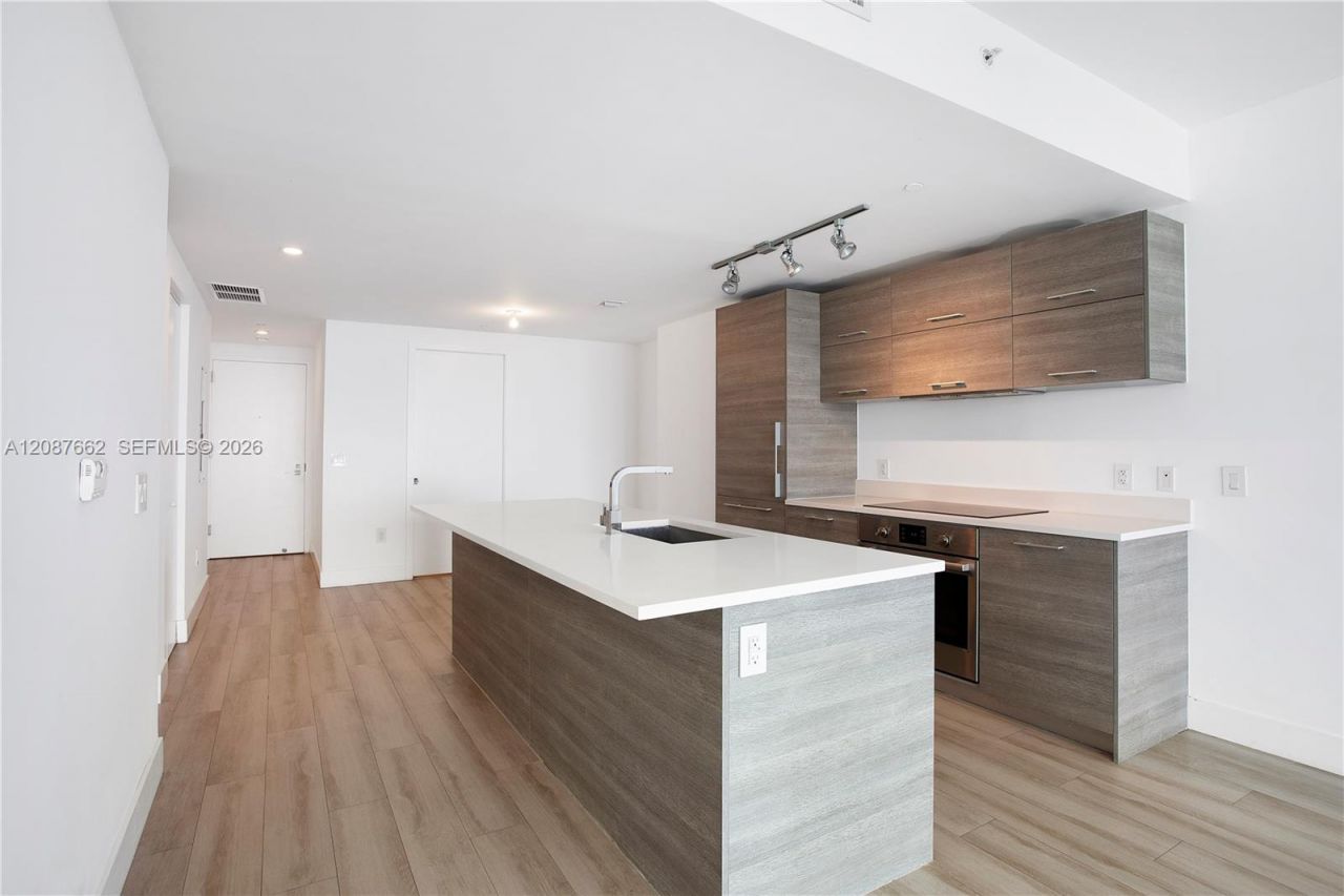650 NE 32nd St, Unit 2802, Miami, FL 33137 Photo