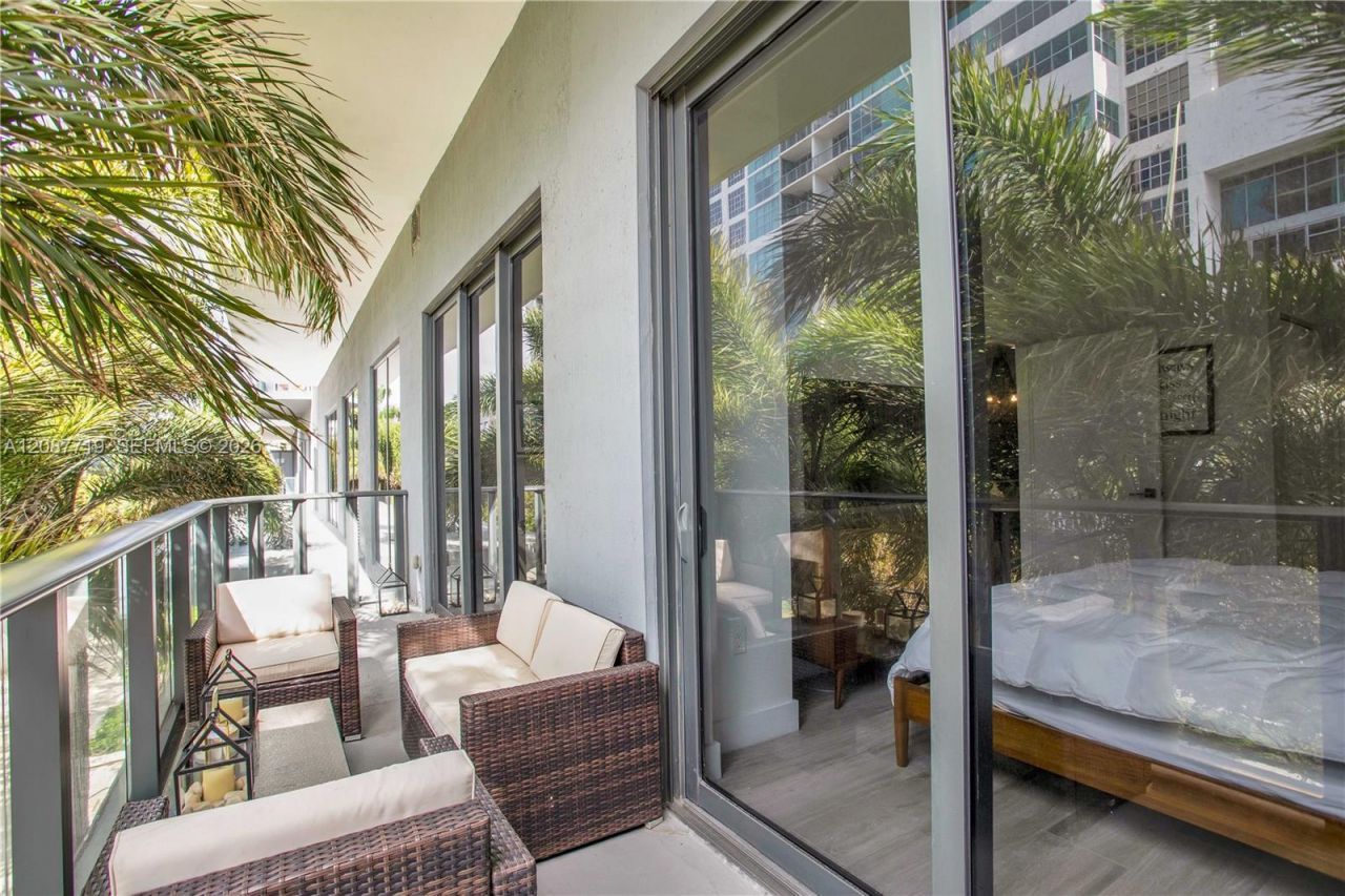121 NE 34th St, Unit L202, Miami, FL 33137 Photo