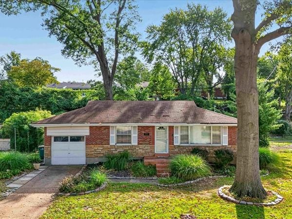 10318 Seaton Drive, St Louis, MO 63137