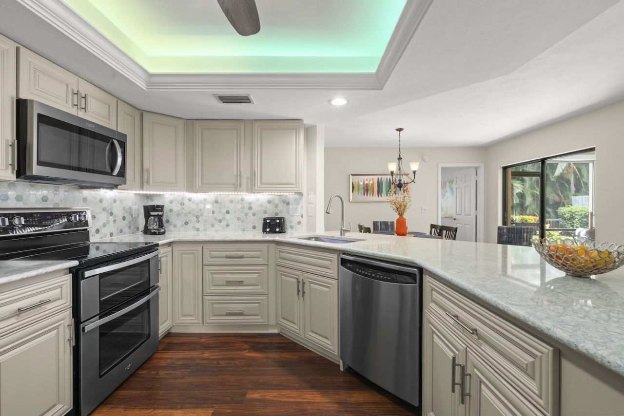 592 Beachwalk Circle, Unit 105, Naples, FL 34108 Photo