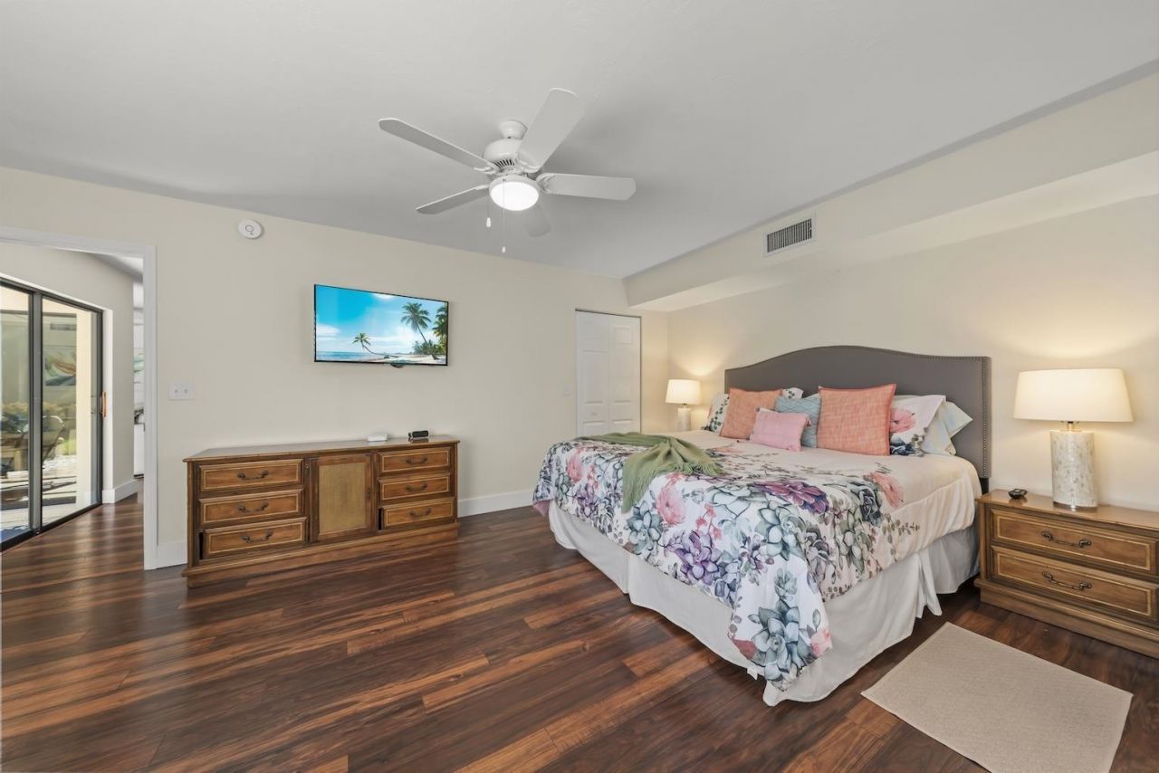 592 Beachwalk Circle, Unit 105, Naples, FL 34108 Photo