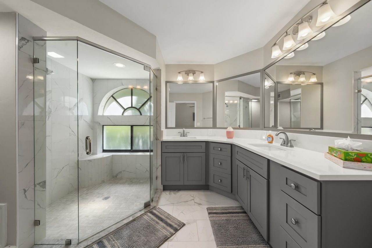 592 Beachwalk Circle, Unit 105, Naples, FL 34108 Photo