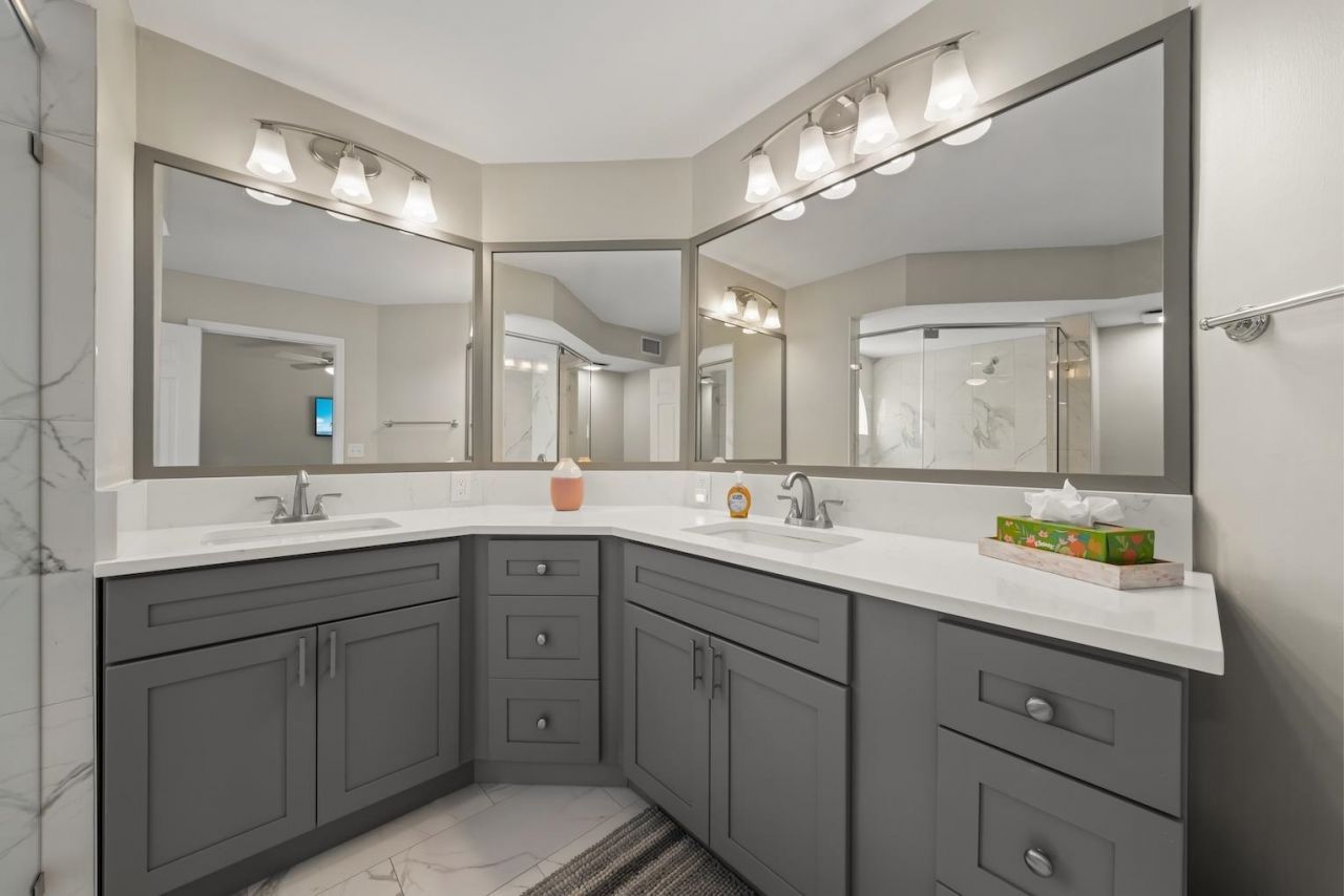592 Beachwalk Circle, Unit 105, Naples, FL 34108 Photo