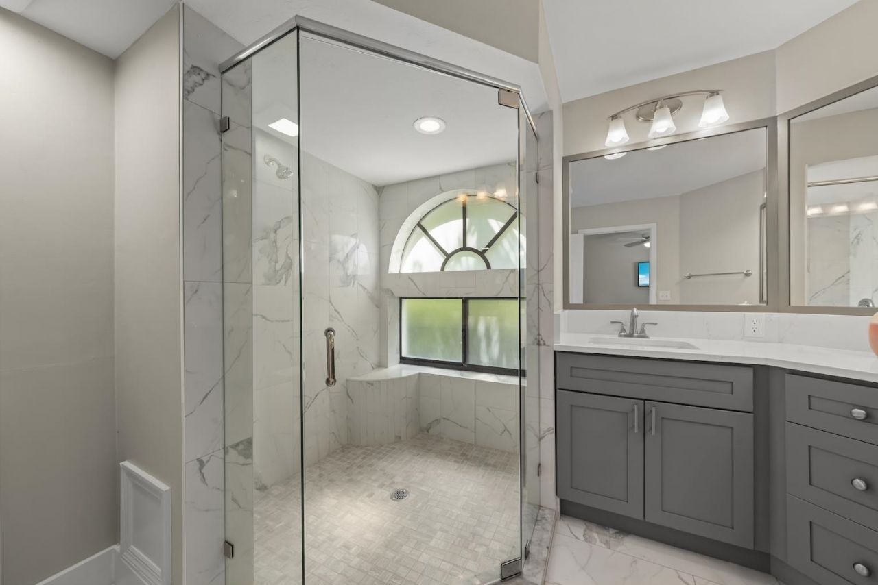 592 Beachwalk Circle, Unit 105, Naples, FL 34108 Photo