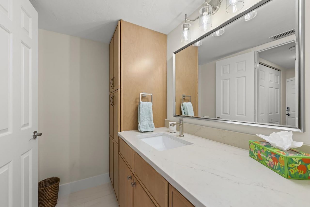 592 Beachwalk Circle, Unit 105, Naples, FL 34108 Photo