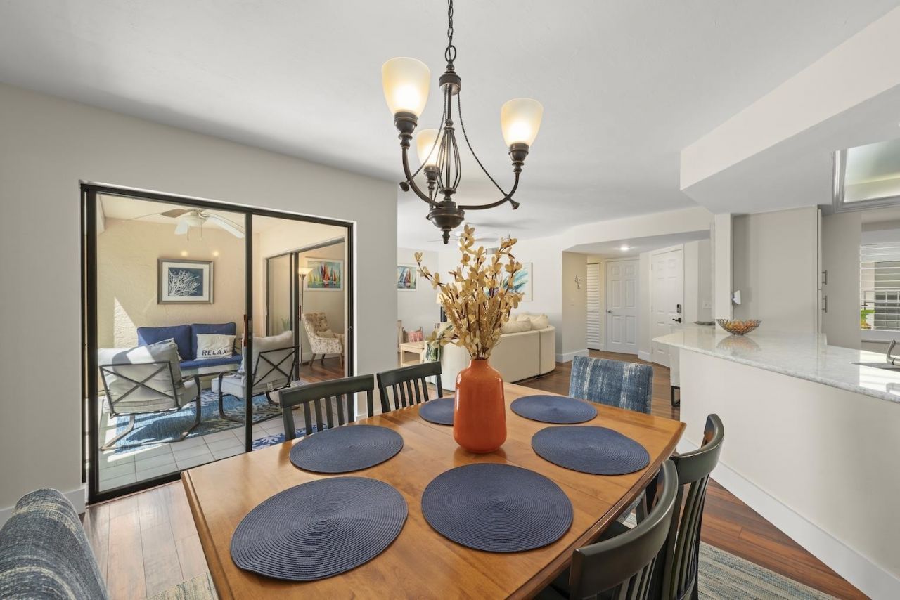 592 Beachwalk Circle, Unit 105, Naples, FL 34108 Photo