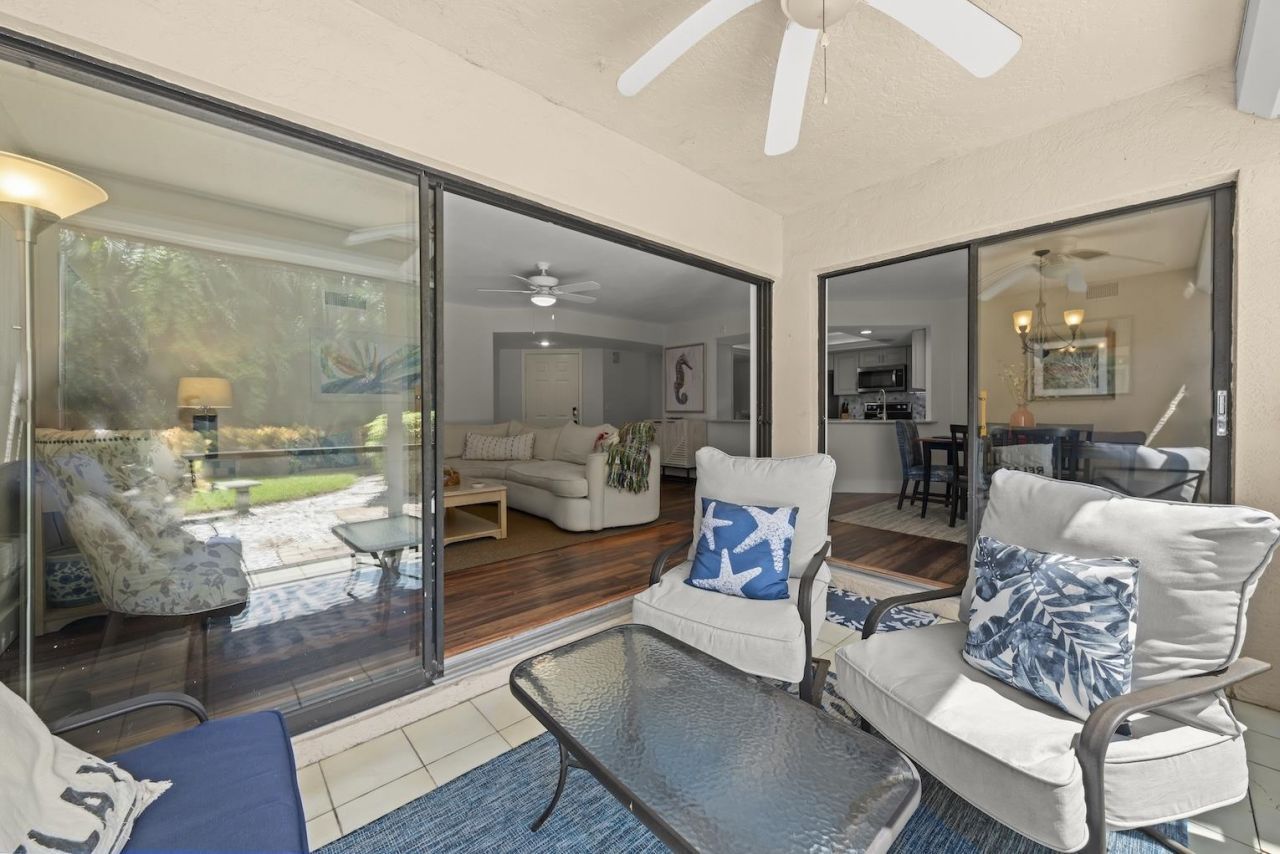 592 Beachwalk Circle, Unit 105, Naples, FL 34108 Photo