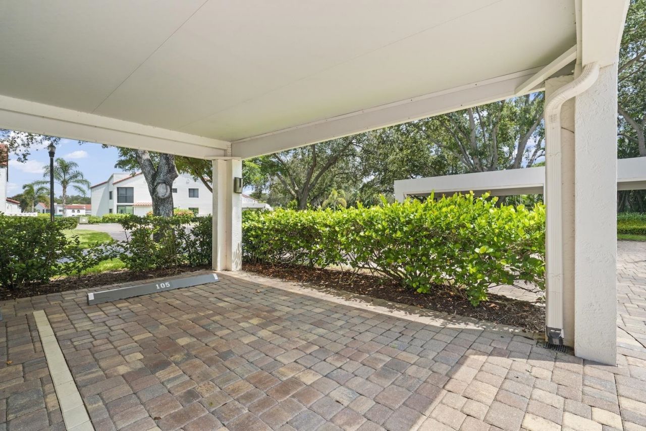 592 Beachwalk Circle, Unit 105, Naples, FL 34108 Photo