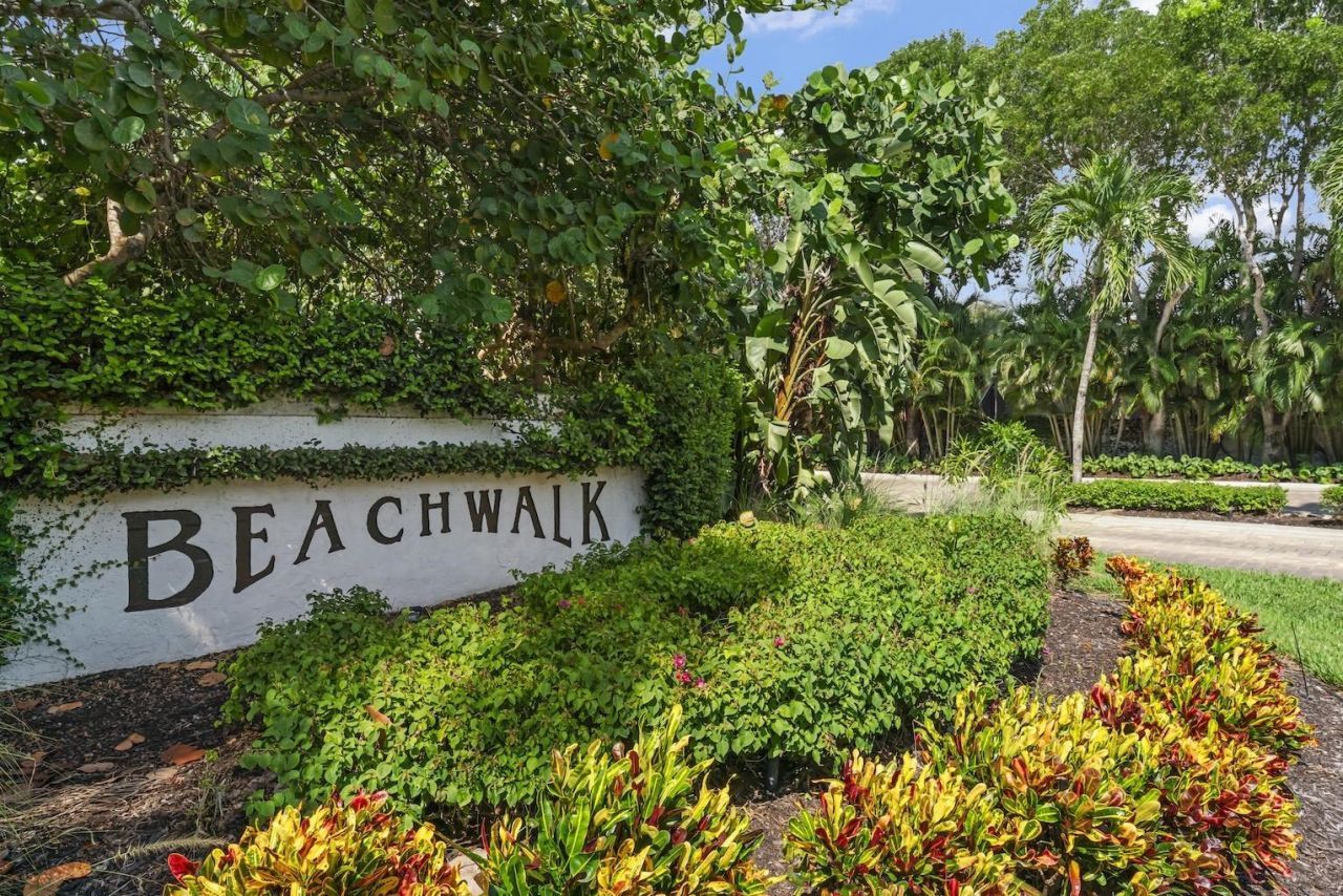 592 Beachwalk Circle, Unit 105, Naples, FL 34108 Photo