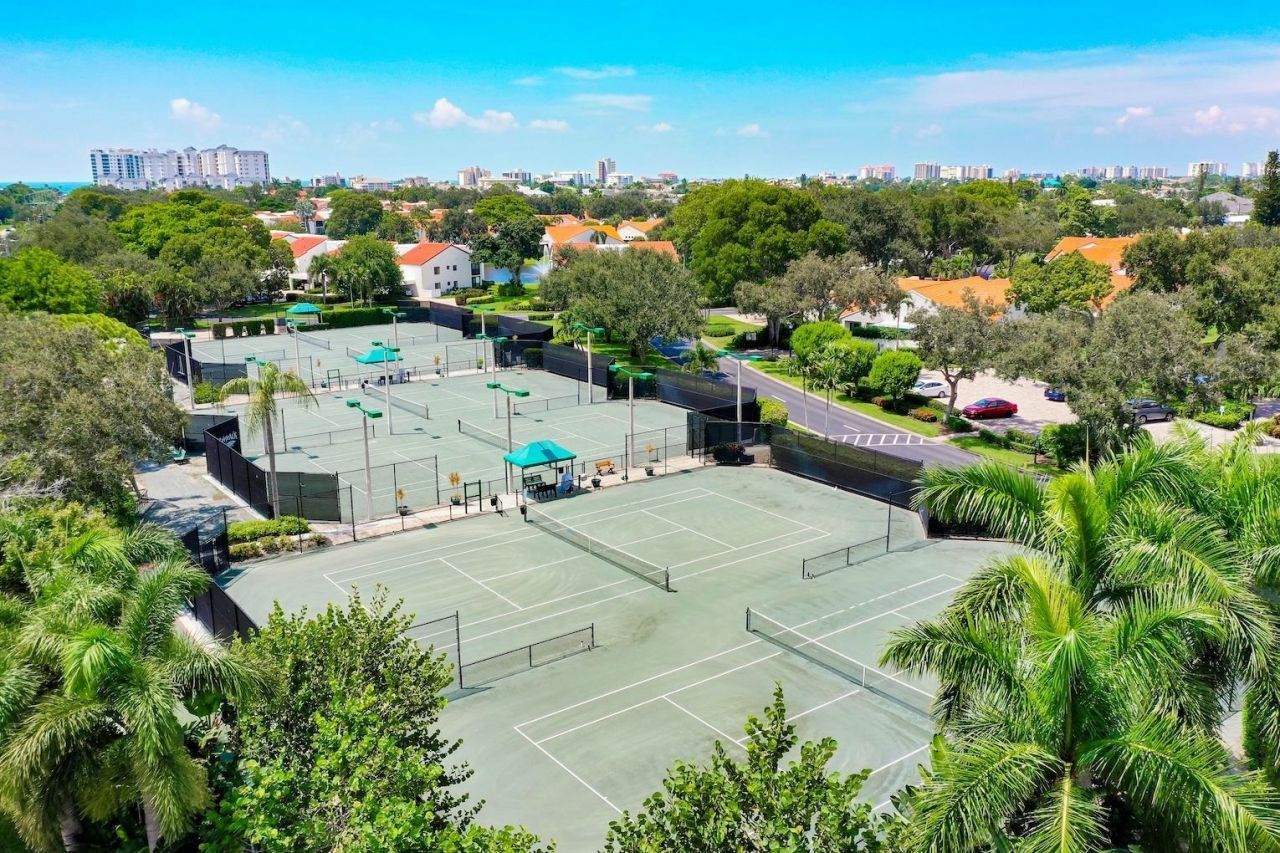 592 Beachwalk Circle, Unit 105, Naples, FL 34108 Photo