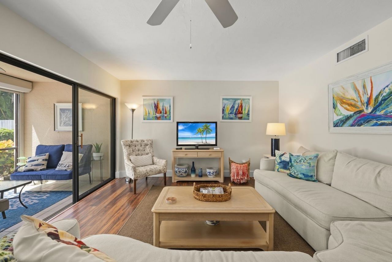 592 Beachwalk Circle, Unit 105, Naples, FL 34108 Photo