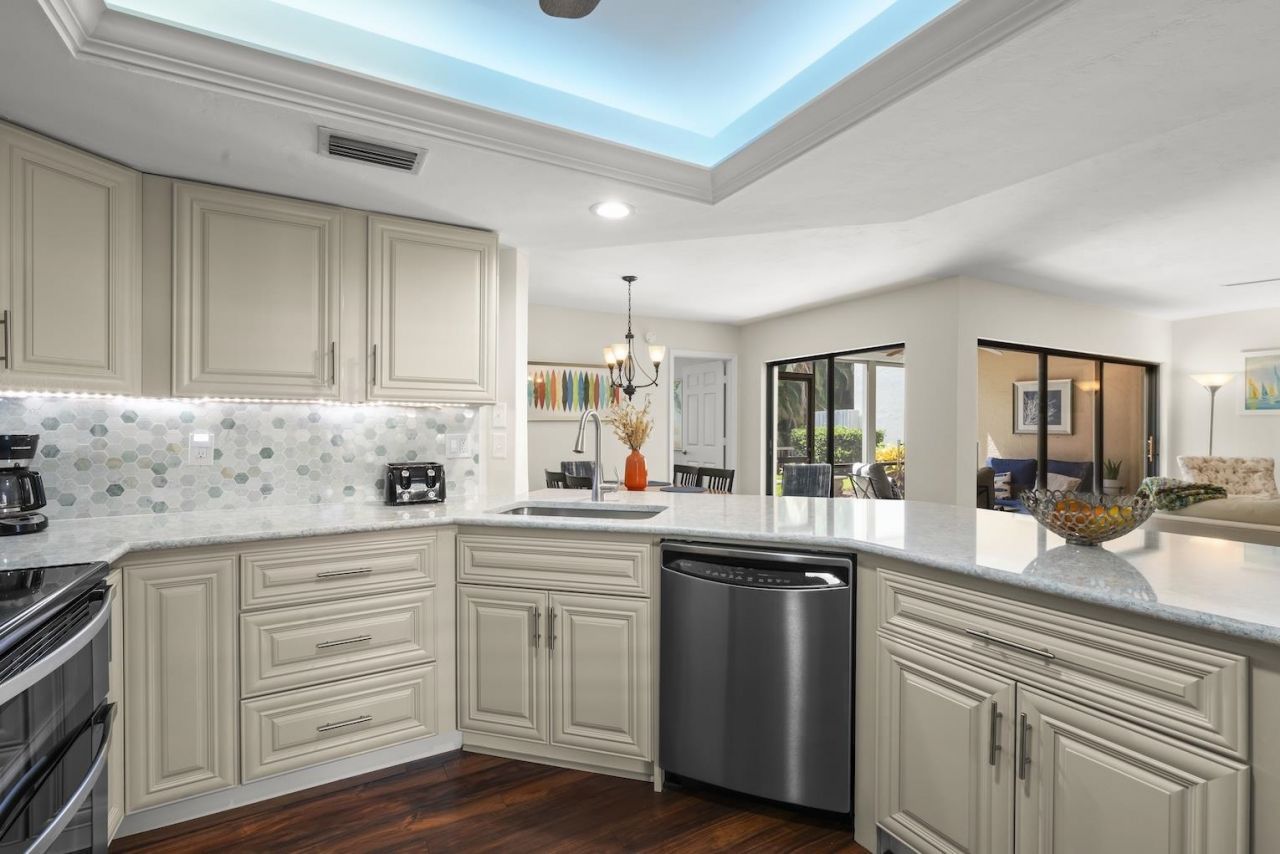 592 Beachwalk Circle, Unit 105, Naples, FL 34108 Photo