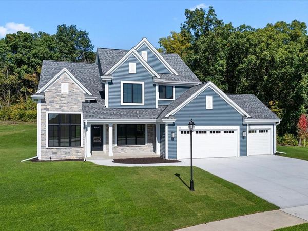 114 Retzer View COURT, Waukesha, WI 53188