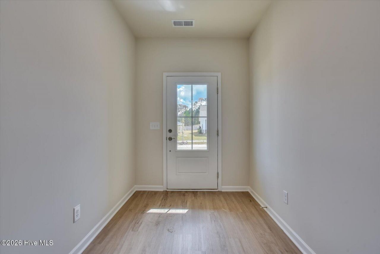 262 Marstrand Circle Photo 4
