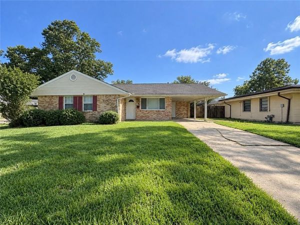 3201 PLYMOUTH Place, New Orleans, LA 70131