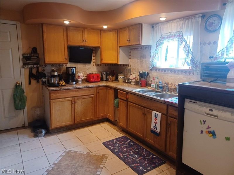 42 N Clover Avenue, Niles, OH 44446 Photo 3