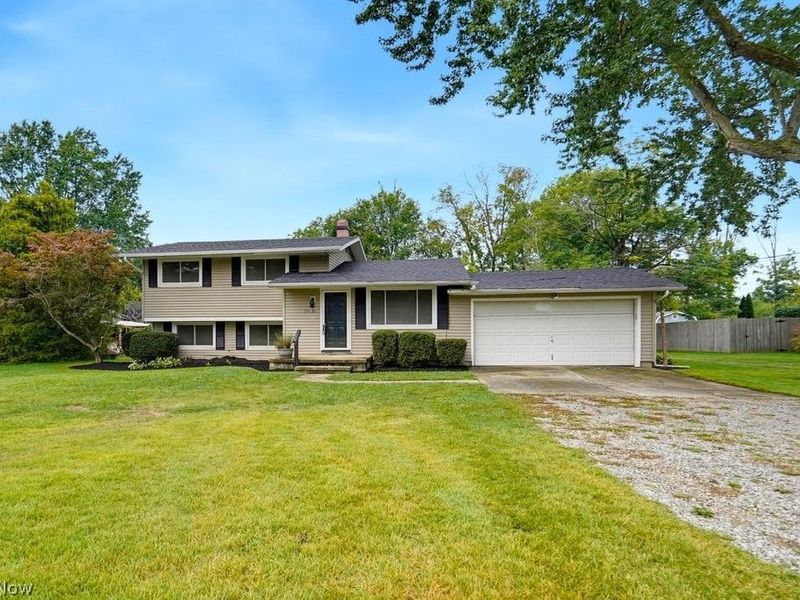 10121 N Delmonte Boulevard, Streetsboro, OH 44241 Photo 1