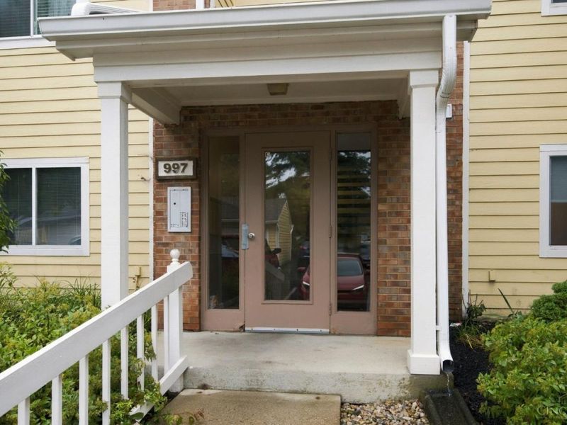 997 Cedar Ridge Drive, Unit 997-3, Pierce Township, OH 45245 Photo 2