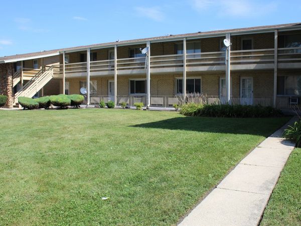 14519 Keystone Avenue, Unit 5, Midlothian, IL 60445