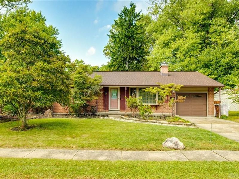 135 Lisa Lane, Yellow Springs, OH 45387 Photo 1