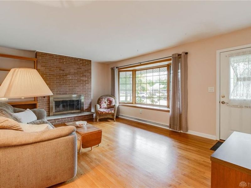 135 Lisa Lane, Yellow Springs, OH 45387 Photo 2
