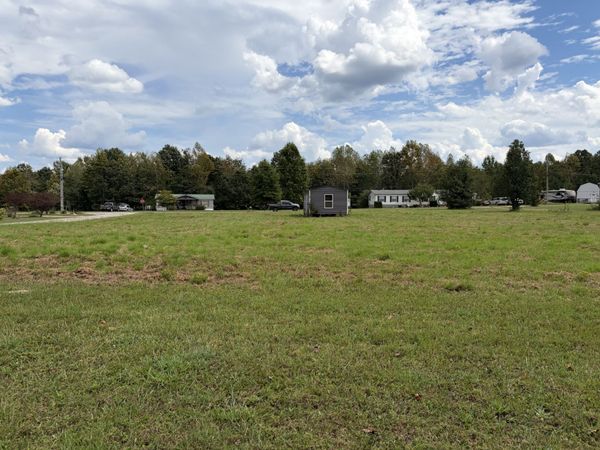 188 Pioneer Rd , Hohenwald, TN 38462