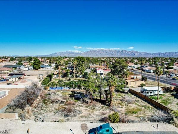 Peak and Jones , Las Vegas, NV 89108