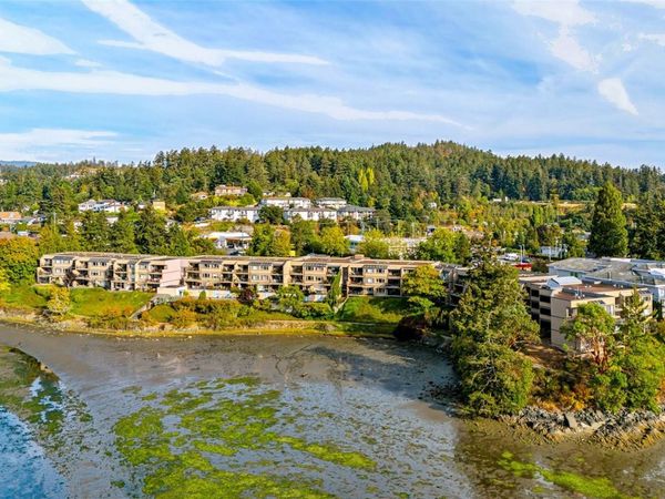 485 Island Hwy, Unit #117, View Royal, BC V9B 5H7