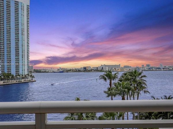 901 Brickell Key Blvd, Unit 608, Miami, FL 33131