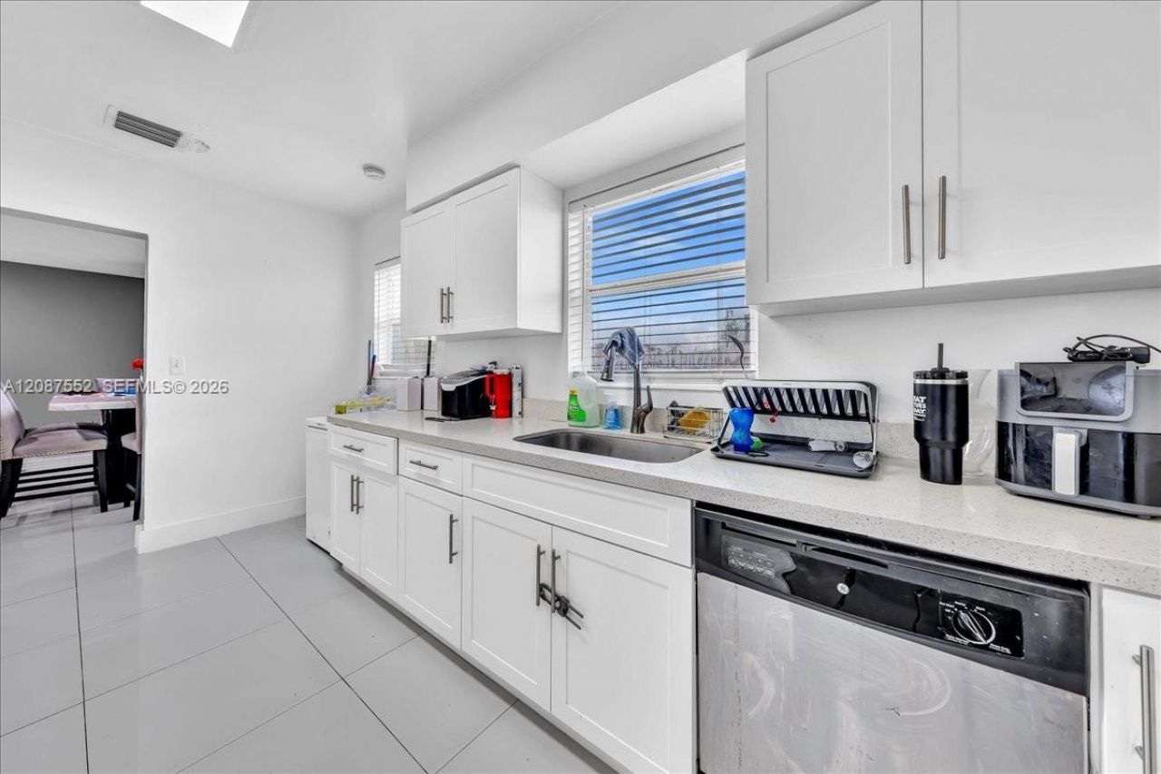 1745 NW 189th Ter, Miami Gardens, FL 33056 Photo