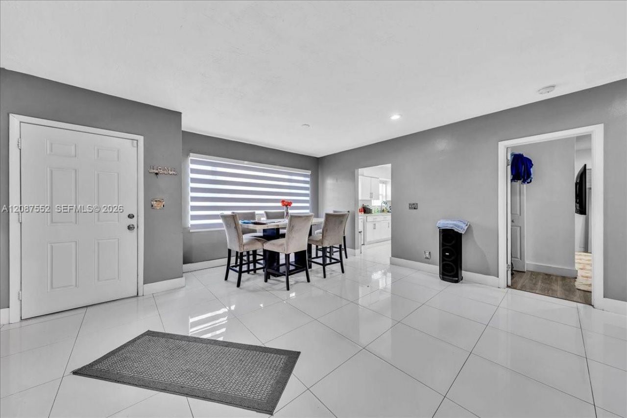 1745 NW 189th Ter, Miami Gardens, FL 33056 Photo