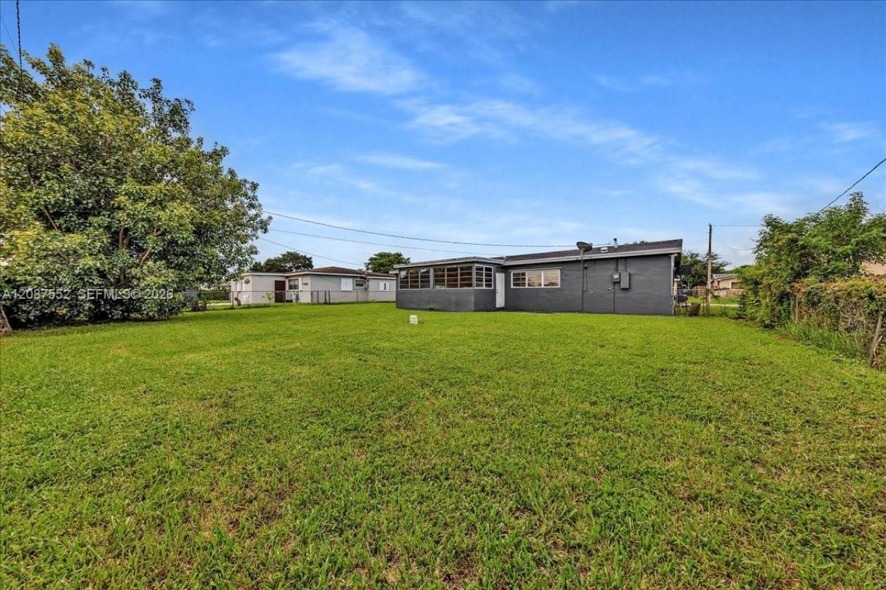1745 NW 189th Ter, Miami Gardens, FL 33056 Photo