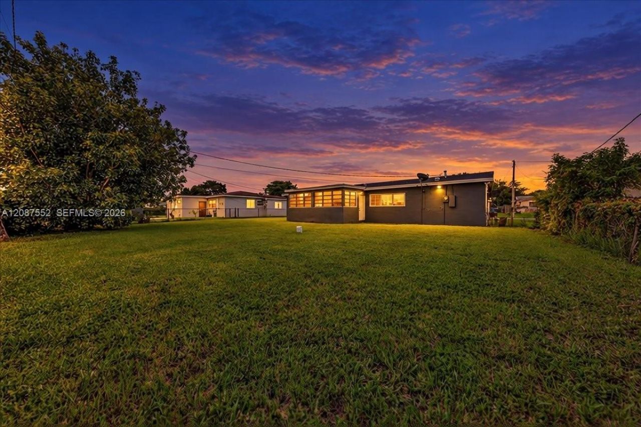 1745 NW 189th Ter, Miami Gardens, FL 33056 Photo