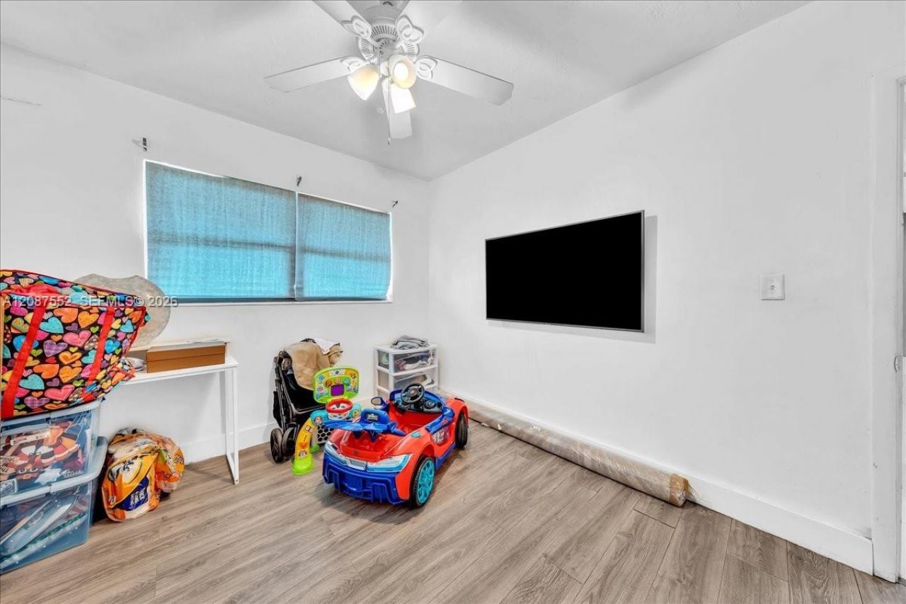 1745 NW 189th Ter, Miami Gardens, FL 33056 Photo