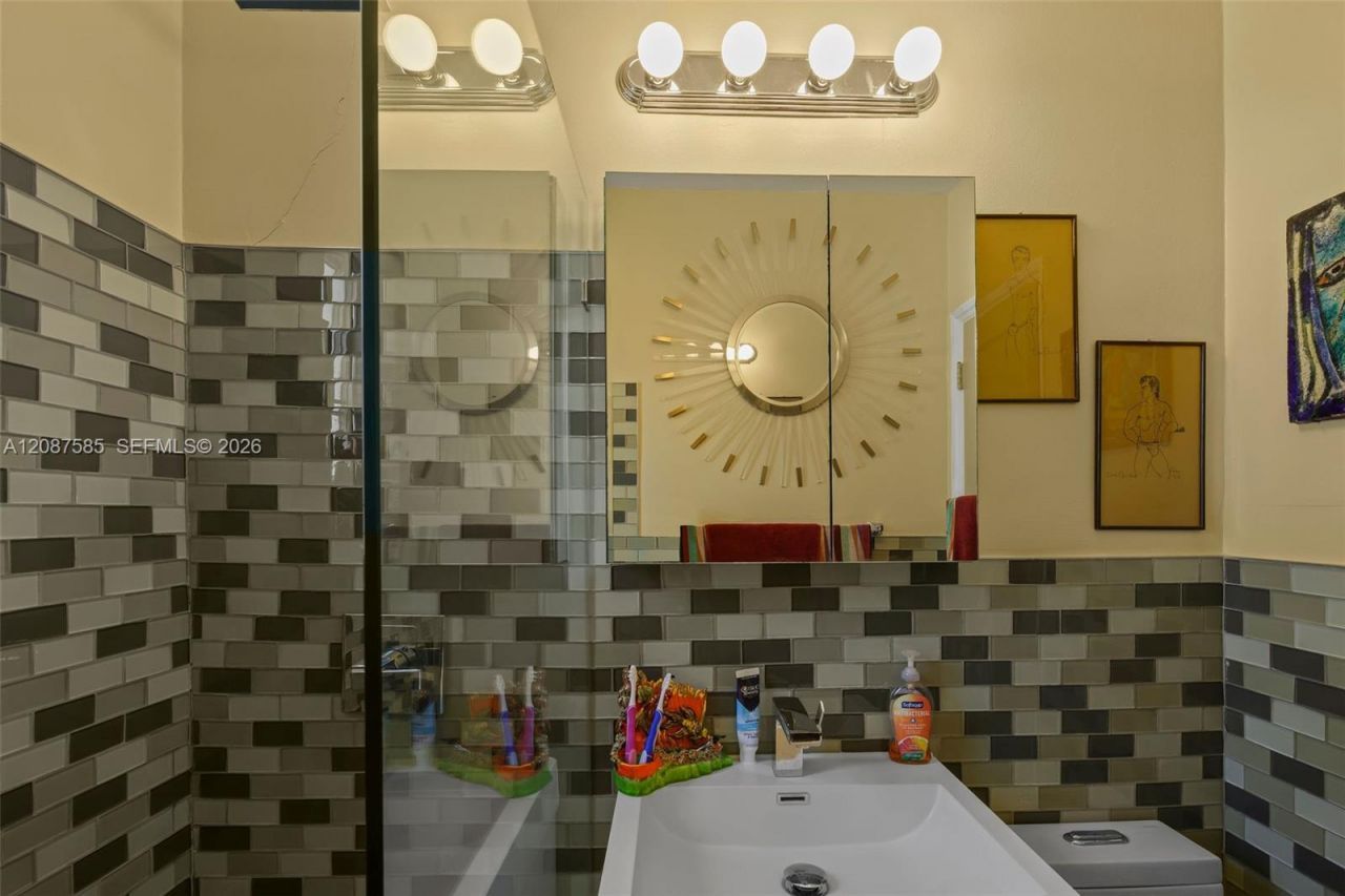 1525 Meridian Ave, Unit 202, Miami Beach, FL 33139 Photo