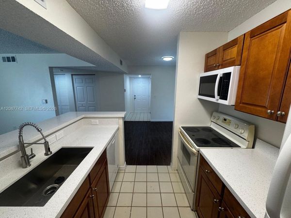 3995 W Mcnab Rd , Unit B110, Pompano Beach, FL 33069