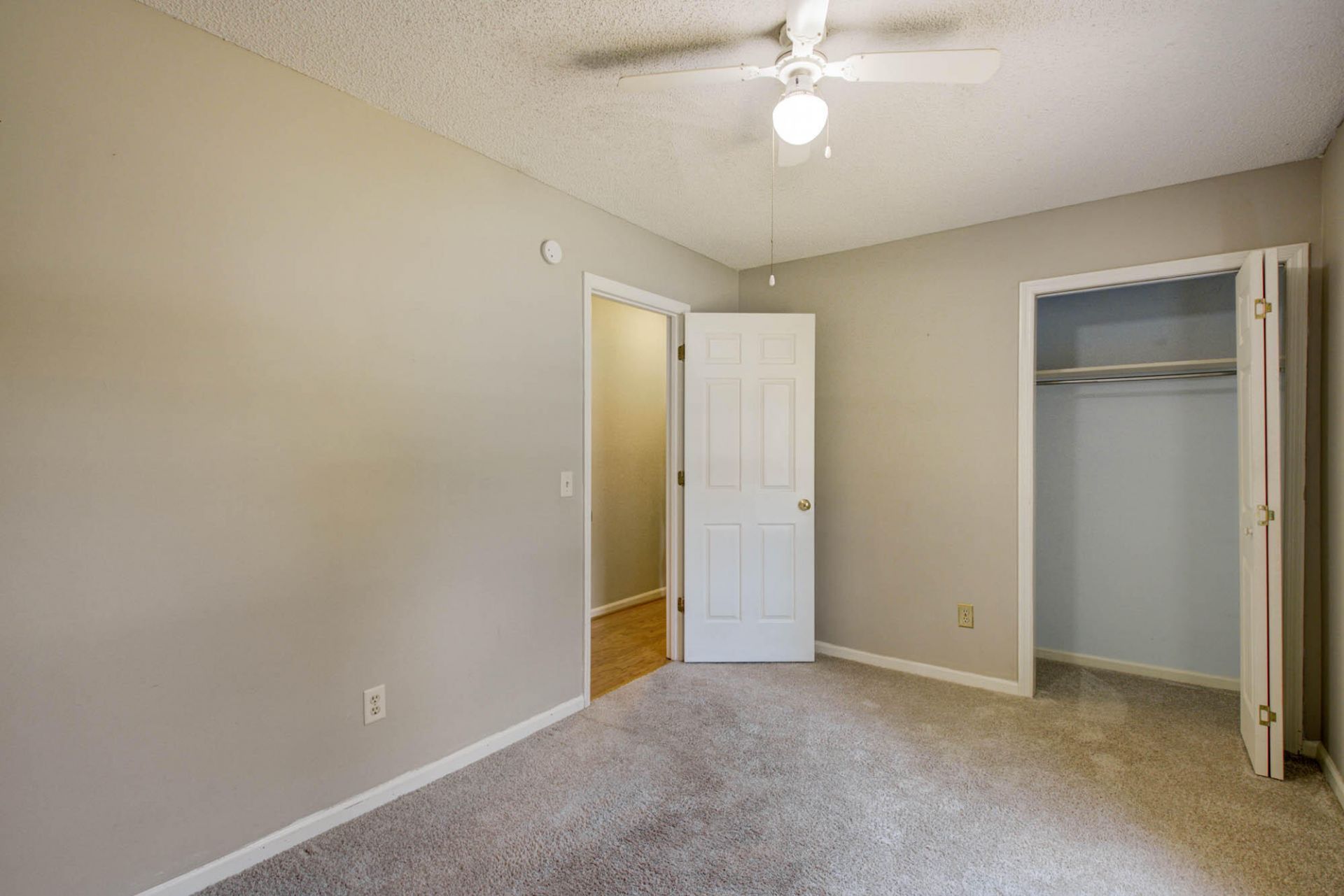 33 Paddlecreek Avenue Photo 16