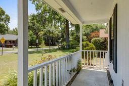 33 Paddlecreek Avenue photo 4