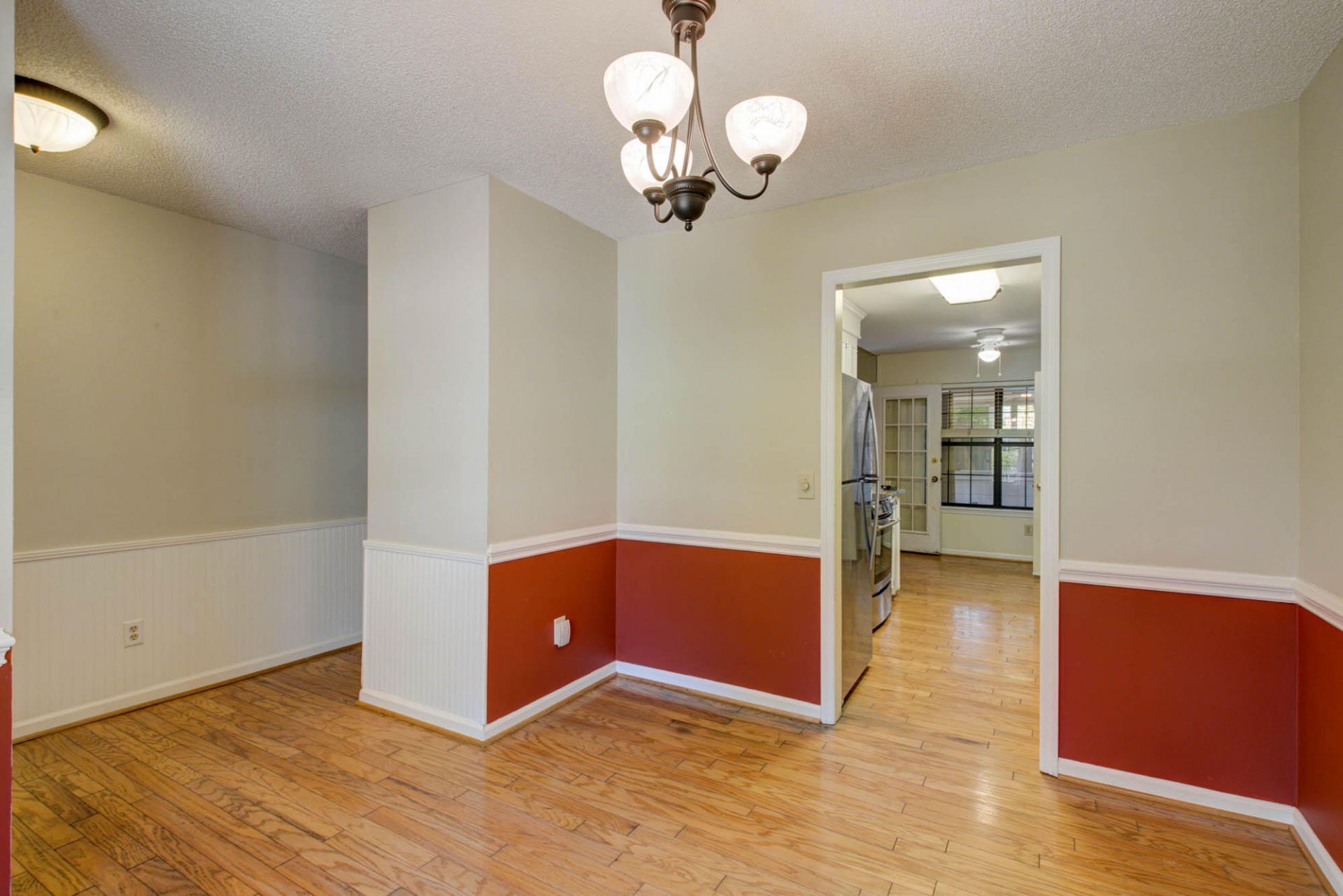 33 Paddlecreek Avenue Photo 5