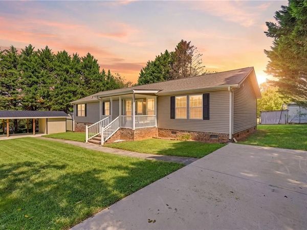 134 Apple Street , North Wilkesboro, NC 28659