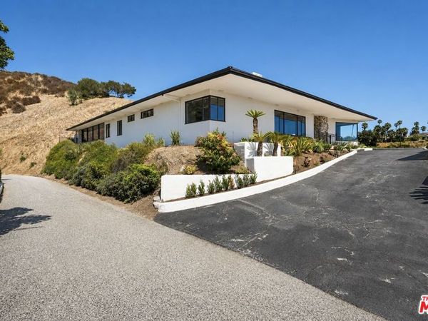 1682 Larco Way, Glendale, CA 91202