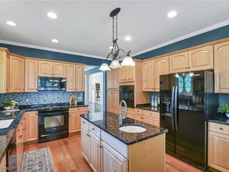 32249 Hawthorne Court, Avon Lake, OH 44012 Photo 17