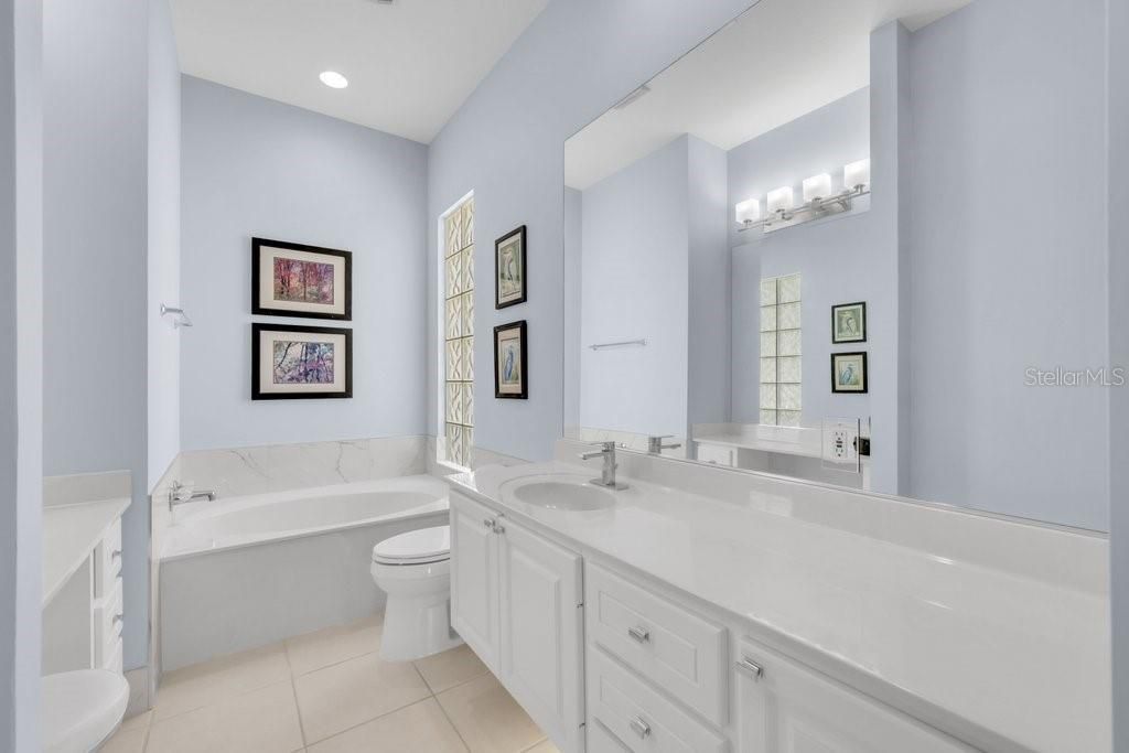 8375 Jesolo Lane, Sarasota, FL 34238 Photo